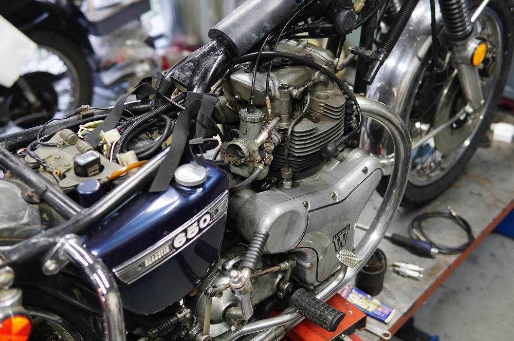 カワサキ W3の修理＆タイヤ交換とブレーキの整備