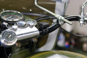 ビンテージバイクにUSB電源