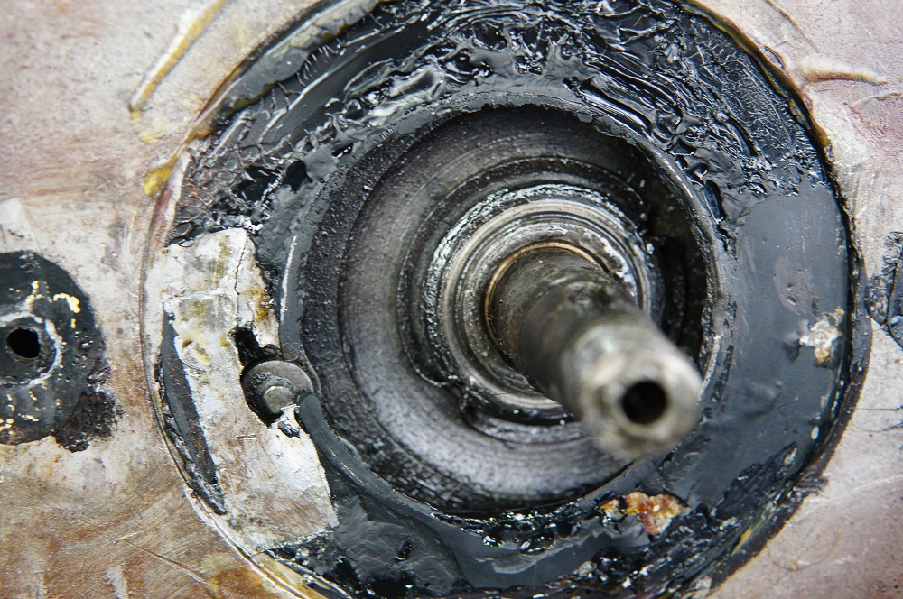 BSA B31のオイル漏れ&異音修理