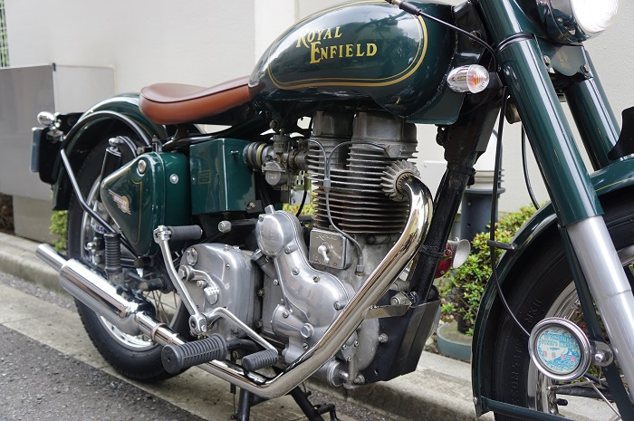 ロイヤルエンフィールド　スウェプトバック