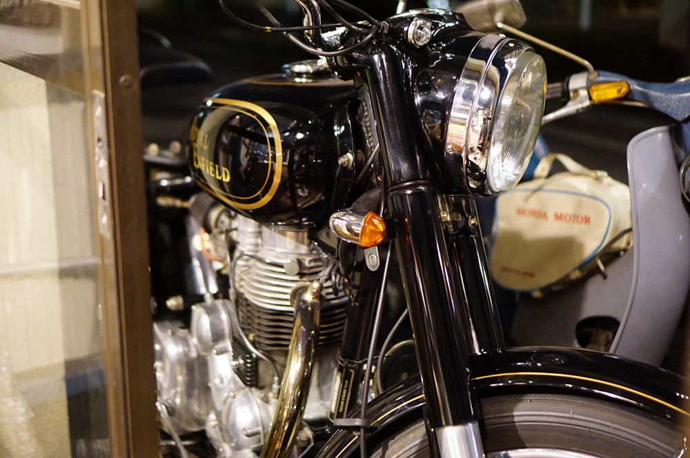 イギリスパーツ入荷と、ロイヤルエンフィールドの中古車