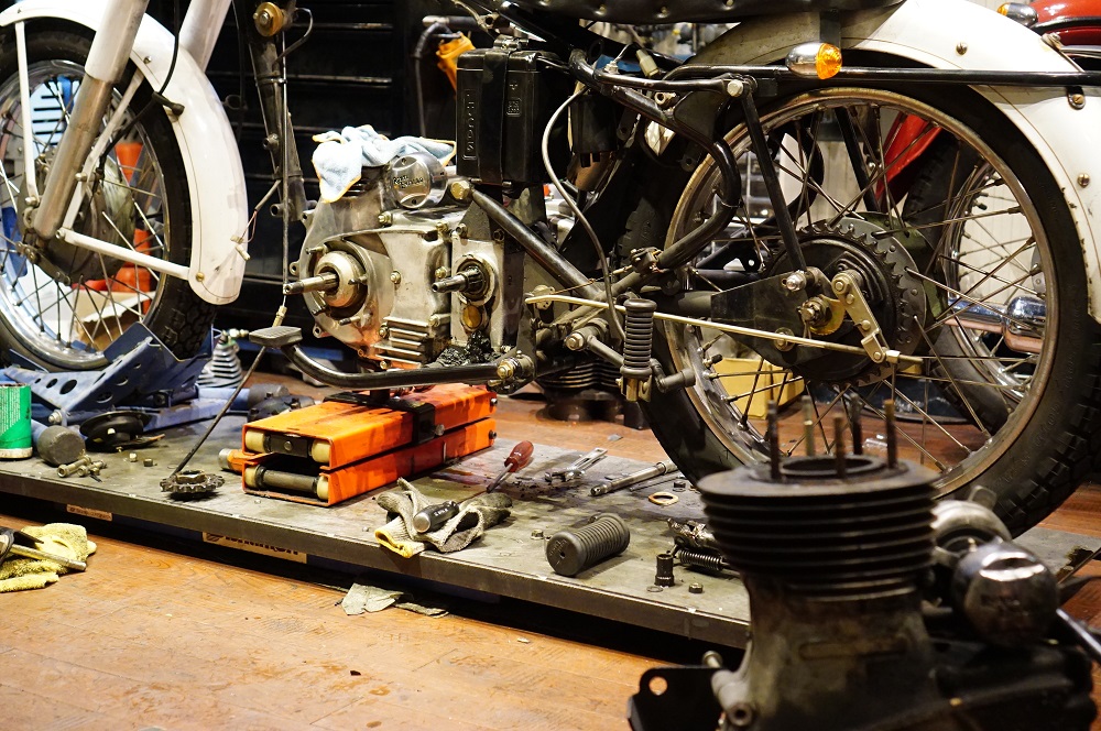 ロイヤルエンフィールド　エンジン載せ替え