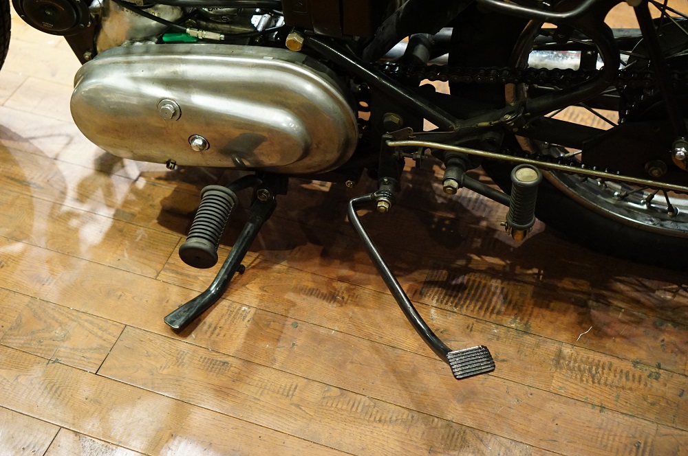 ロイヤルエンフィールド、ひしゃげて入庫