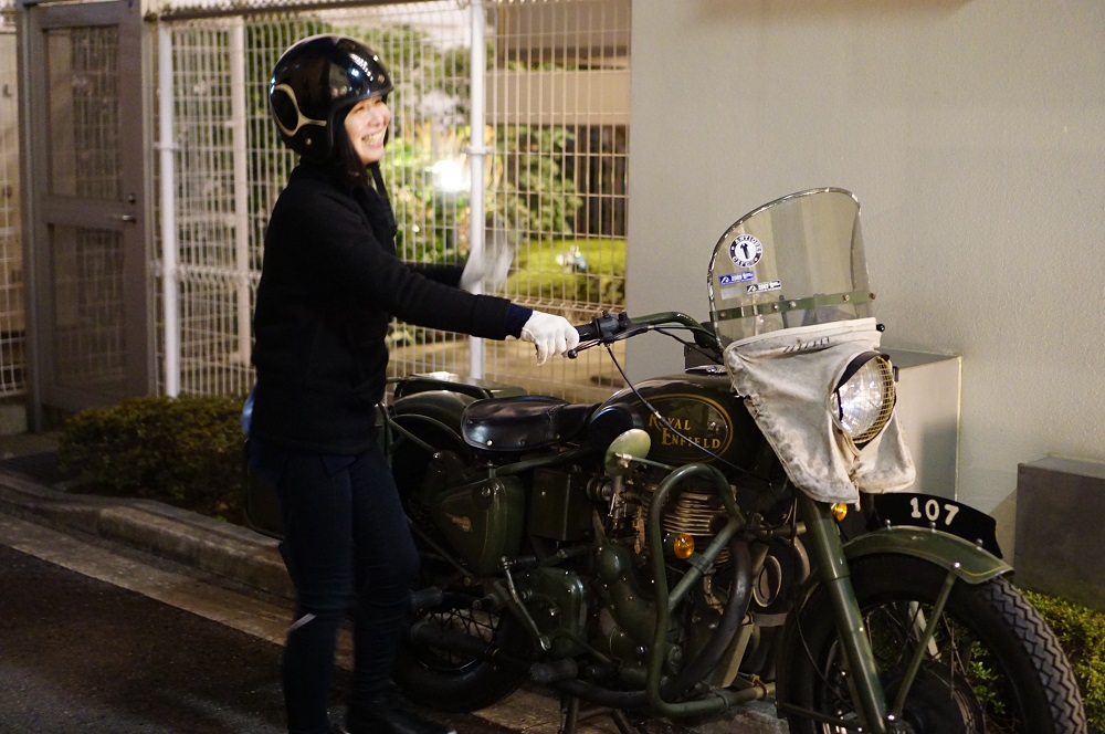 ロイヤルエンフィールド　車検出入り