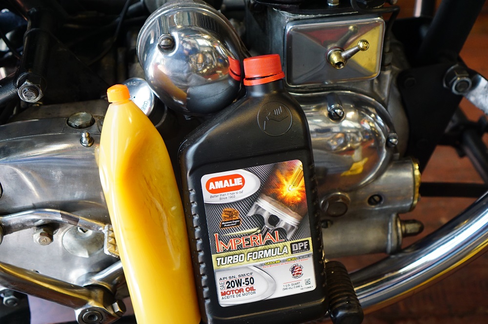 ロイヤルエンフィールド　エンジンオイル交換&ギヤグリス