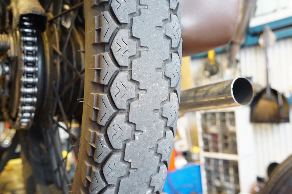 ロイヤルエンフィールド　タイヤ交換&ブレーキオーバーホール