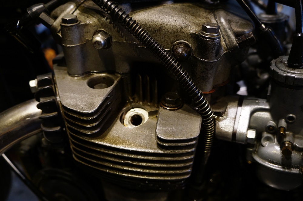 カワサキ　６５０RS　W3のオイル漏れ修理