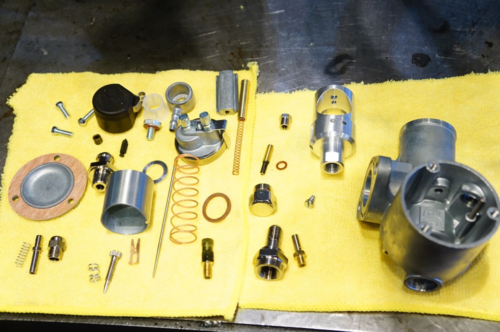 ロイヤルエンフィールド　アマルモノブロックキャブレター取付け