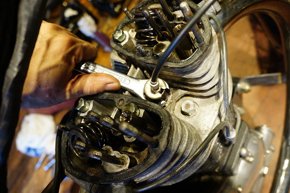 ロイヤルエンフィールド　メンテナンス