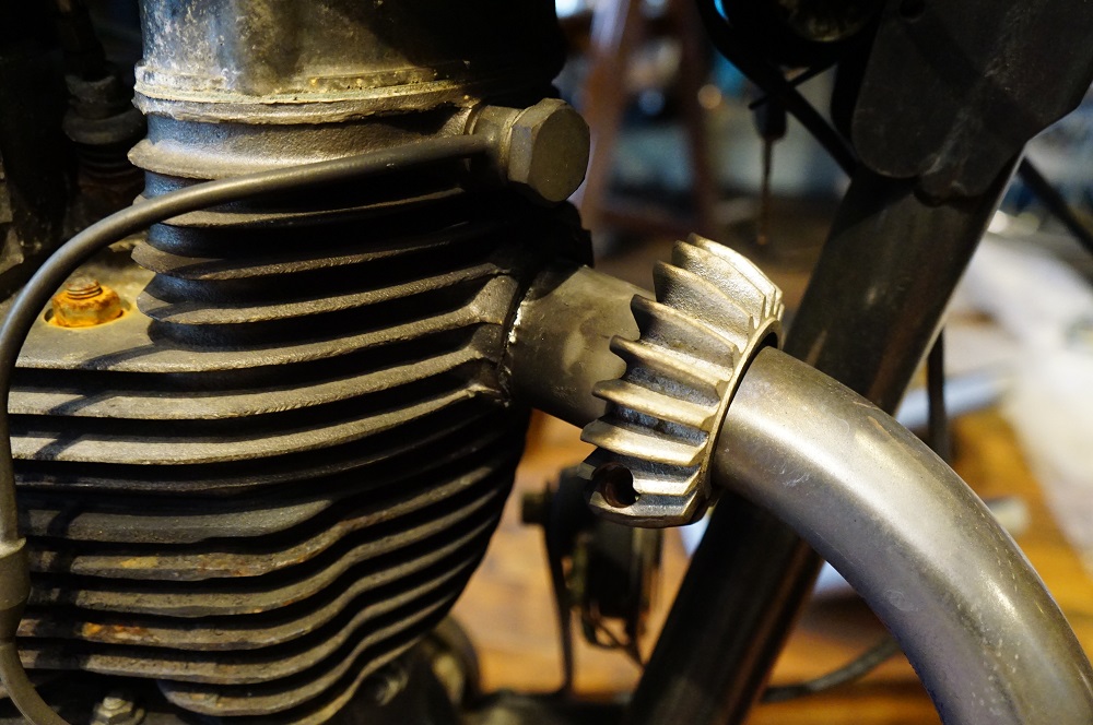 旧型エンフィールド　満身創痍シリンダーヘッド