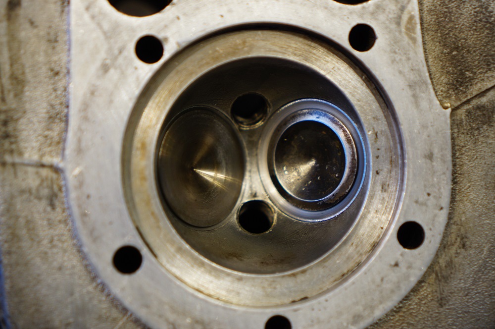 ロイヤルエンフィールド　シリンダーヘッド修理完了