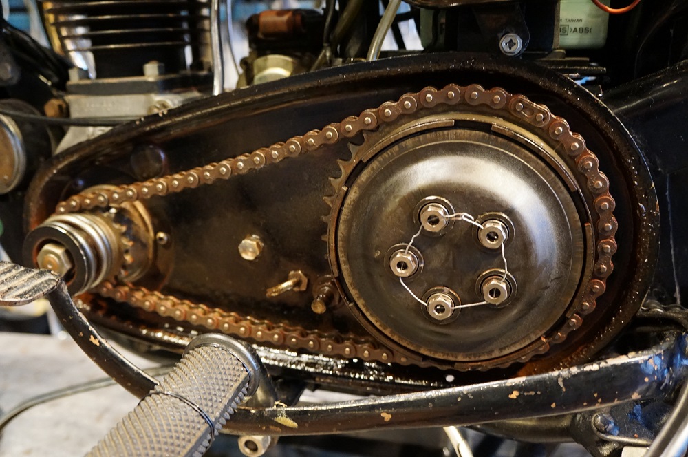 メグロS2　オイル漏れ修理