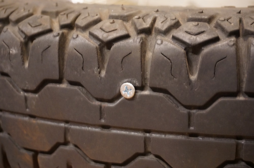 ロイヤルエンフィールド　パンク→タイヤ交換