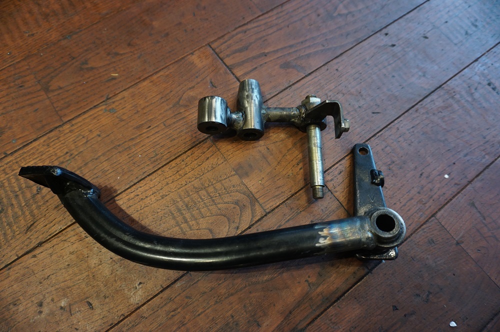 ロイヤルエンフィールド　バックステップ製作