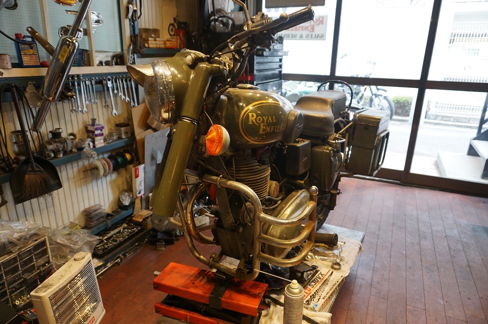 ロイヤルエンフィールド　アーミー　HAGONサスなど足回り強化