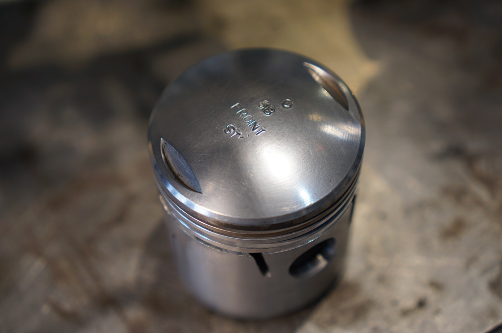 ロイヤルエンフィールド　エンジンオーバーホール　腰上