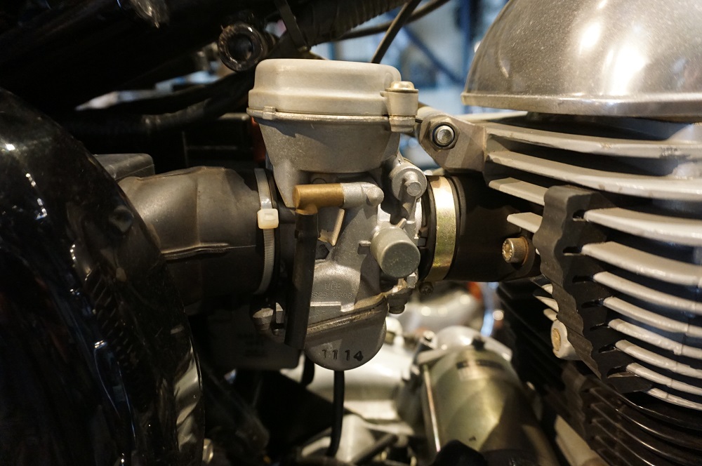 ﾛｲﾔﾙｴﾝﾌｨｰﾙﾄﾞ　クラシック３５０　キャブレター交換