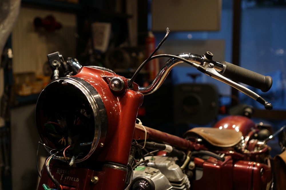 クラシック500　ハンドルまわりのカスタム