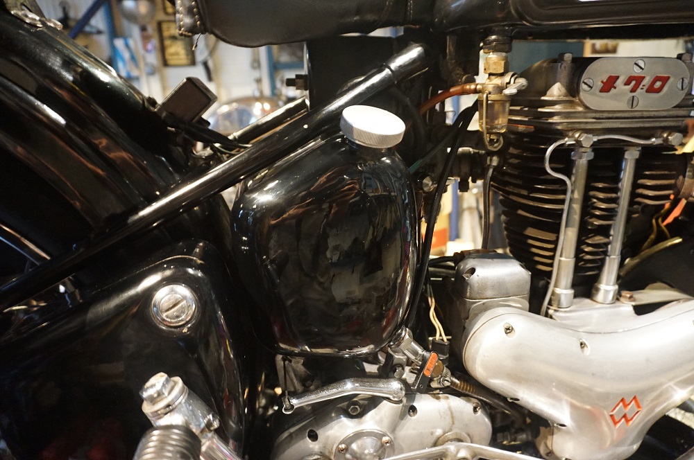 メグロ　オイル漏れ修理　オイルタンク溶接