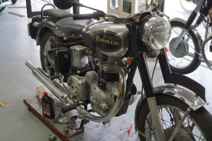 整備いろいろ　10日は車検のため午後から営業です