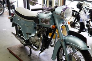 トライアンフ　３TAの修理