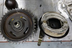 ロイヤルエンフィールドのリアブレーキオーバーホール