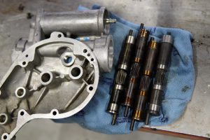 ロイヤルエンフィールド アイアンBULLETのエンジン組み立て オイルポンプでつまずく