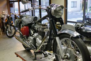 ロイヤルエンフィールドの点検整備