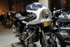 ロイヤルエンフィールドの点検整備の続き