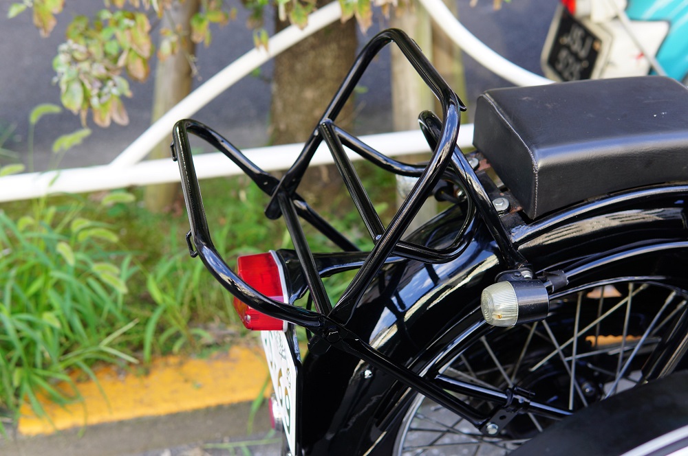 CB250ドリームのカフェレーサーカスタムの続きと、ロイヤルエン