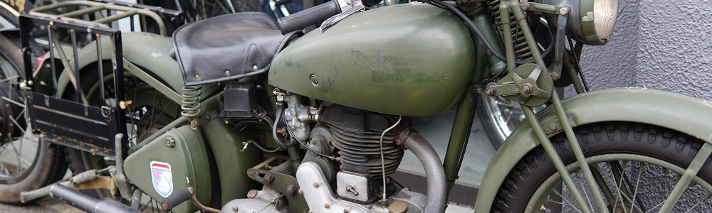 ロイヤルエンフィールド WDCOアーミーの修理