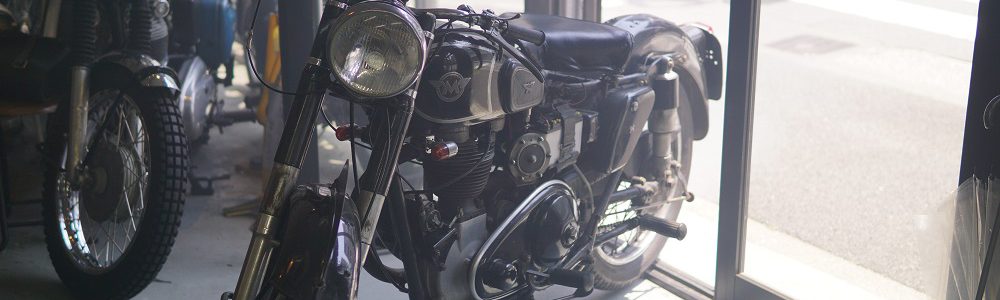 明日は午後からの営業です　作業色々、マチレスとCB450とロイヤルエンフィールド