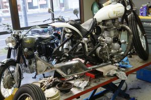 ロイヤルエンフィールドのリアブレーキ修理