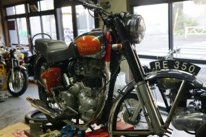 ロイヤルエンフィールドのタイヤ交換と、ブレーキシュー交換　あとワイヤーも一式交換