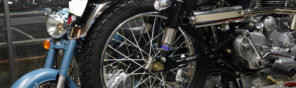 ロイヤルエンフィールドのカスタム　片ハブホイール後輪編