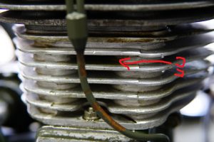 ロイヤルエンフィールド　アイアンモデルのオイル漏れ修理