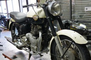 イギリス製のロイヤルエンフィールド　メテオマイナーの中古車エンジン始動しました