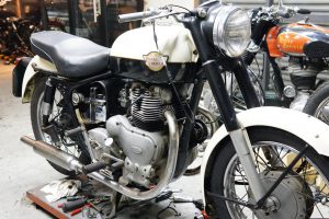 ロイヤルエンフィールドのミッション修理&カスタマイズとメテオマイナーの１２V化