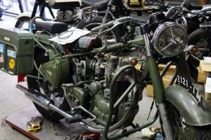 ロイヤルエンフィールドの車検　ギリギリ危機一髪ワイヤー