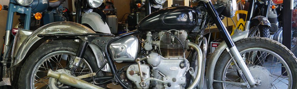 イギリス製ロイヤルエンフィールド　インターセプターの路上復帰１