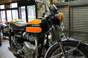 カワサキW1SAのクラッチとブレーキ修理