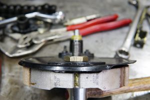 ロイヤルエンフィールドのリアブレーキ修理