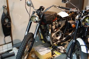 トライアンフとロイヤルエンフィールドの修理、あと車検