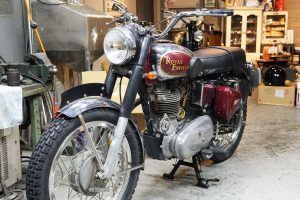 ロイヤルエンフィールド アイアンモデルのハンドル交換