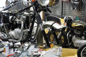 ビンテージトライアンフの足回りをリフレッシュ