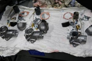 ロイヤルエンフィールドの修理　配線ショートからのアマルキャブレター