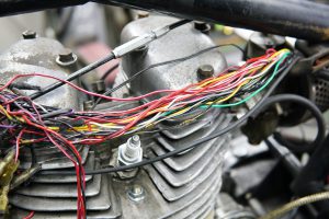 ロイヤルエンフィールドが壊れて、走れたり走れなかったりの修理