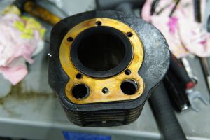 ロイヤルエンフィールドのヘッドガスケット交換