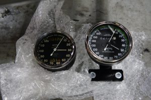 ロイヤルエンフィールドにスミス製クロノメトリックメーター