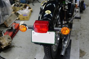 ロイヤルエンフィールドのテールランプとウインカー交換